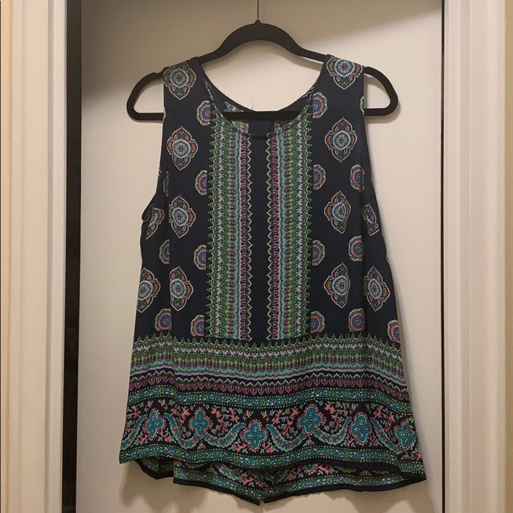 Colorful sleeveless blouse